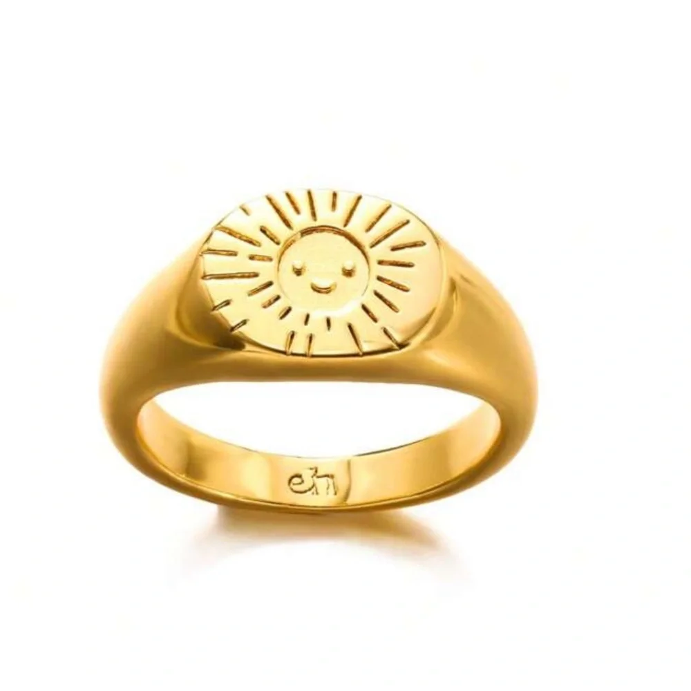 Vintage-Inspiring Stainless Steel 18k REAL Gold Plated Sun Ray Round Ring